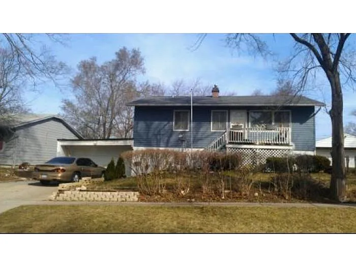 110 E Chestnut Dr photo 1