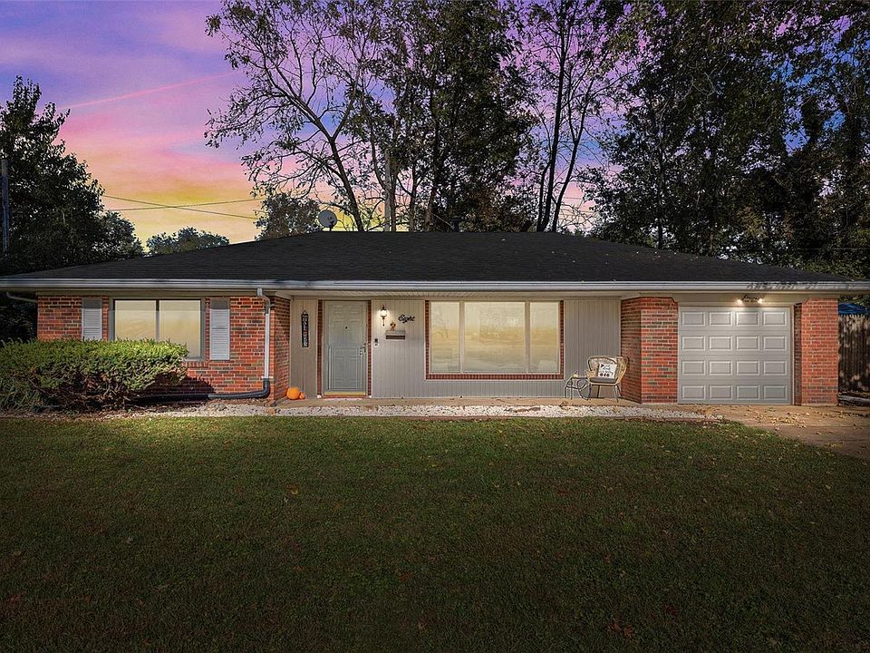 1st image of 8 Hazelwood Ct
