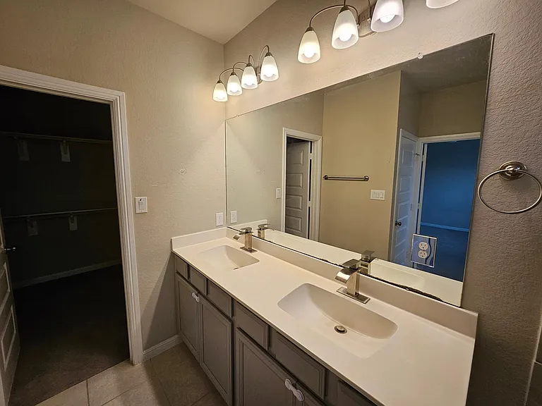 7811 Tindarey Maple Trce — Photo 11
