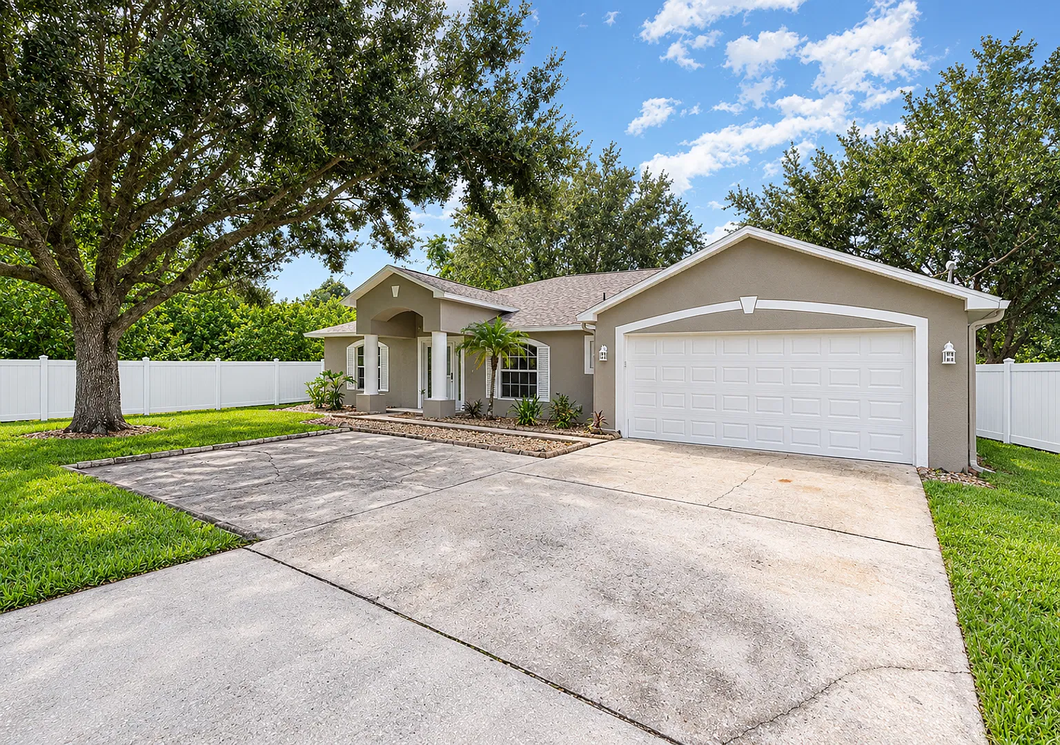 4295 Kings Hwy — Photo 2
