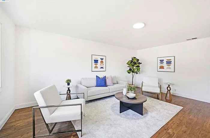 4179 Eggers Dr — Photo 2