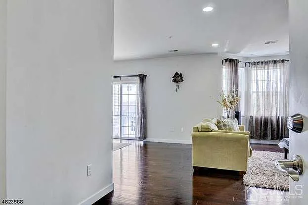 331 Pond Ln — Photo 54