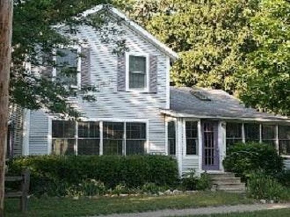 712 Lake St