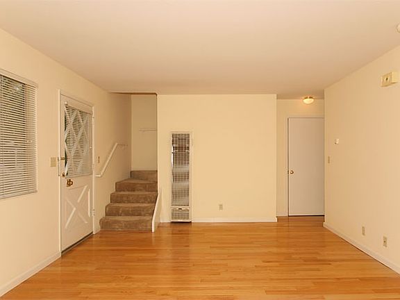3rd image of 208 Ramona St