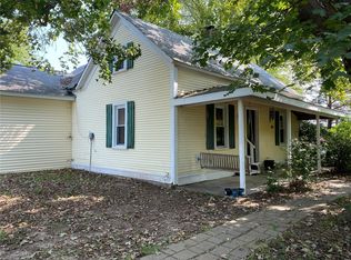 929 Turkey Creek Rd, Hawk Point, MO 63349