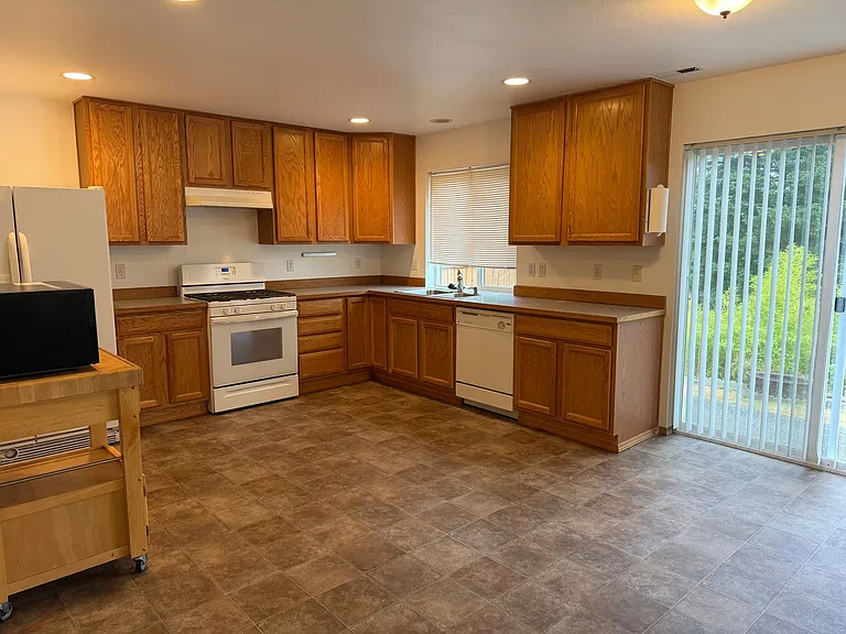 37107 SE Stewart St — Photo 2