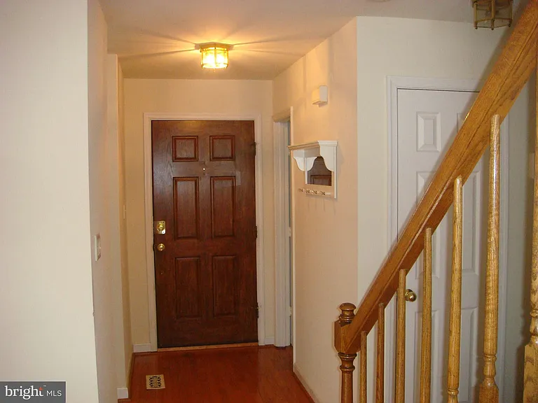 8569 Harvest View Ct — Photo 2