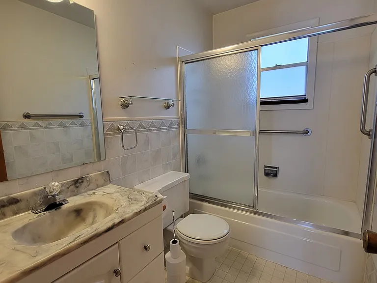 1128 Richmond Dr — Photo 6