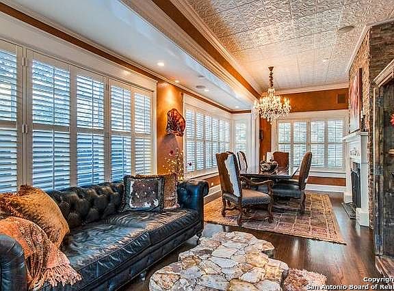 4th image of 303 W Gramercy Pl