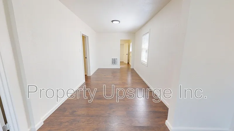 2 bed, 1.0 bath, 742 sqft, $1,350 — Photo 4