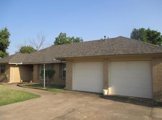 4610 NW Meadowbrook Dr, Lawton, OK 73505