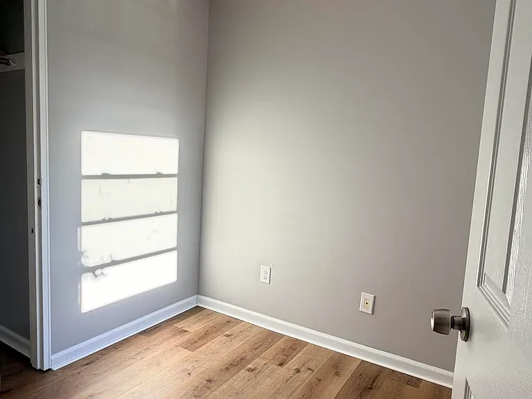 14 Windsor Ter #E — Photo 11