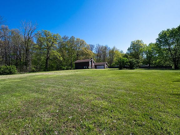 5th image of 7106 Greenwell Rd