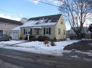 9 Hill St, Peabody, MA 01960