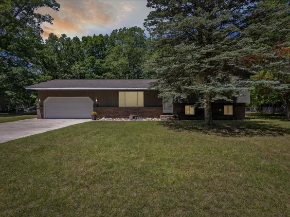 4884 Strong St, Montague, MI 49437