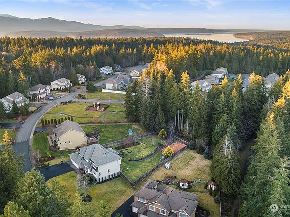 3rd image of 8016 Wenatchee Place NW