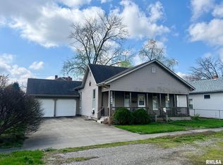 214 E Rutledge Ave, Petersburg, IL 62675