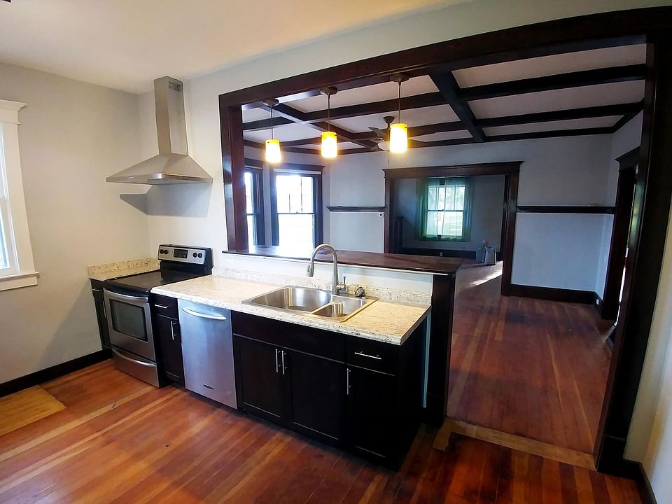 1st image of 409 Veta Ave