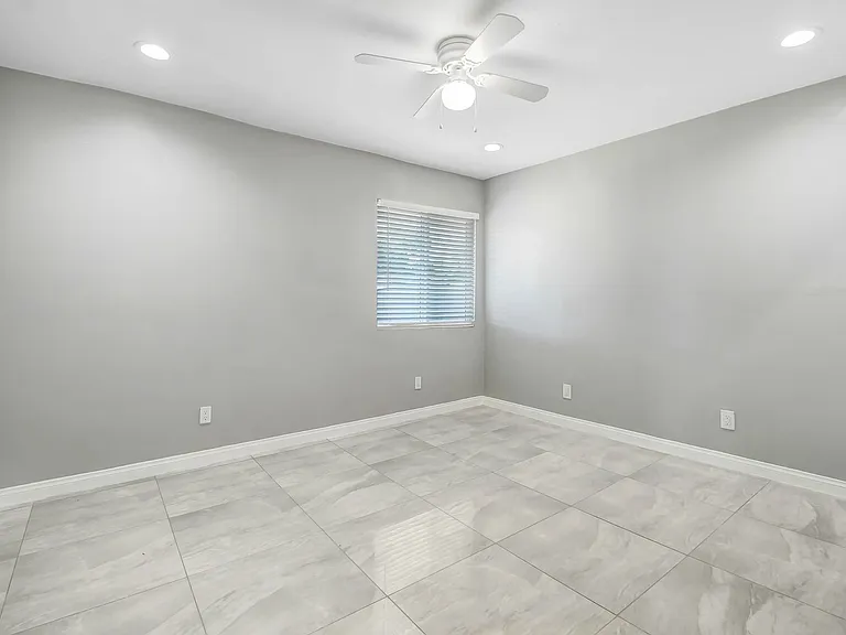 4848 Doane Ave — Photo 13