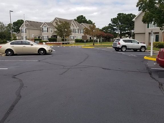 5th image of 3825 Lasalle Dr APT 109