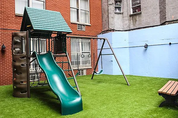 Rented by Living New York | media 9