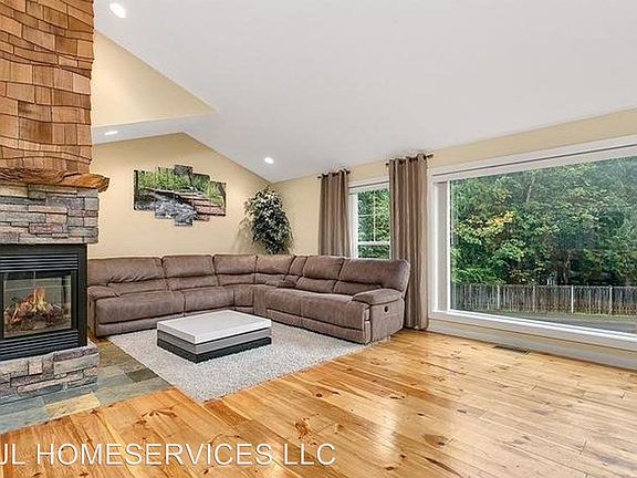 5th image of 1129 226th Ave NE