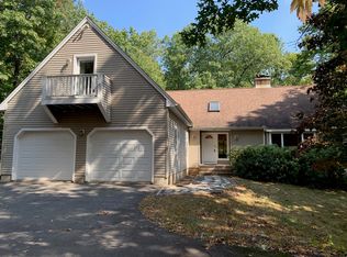 380 Huckleberry Hill Rd, Avon, CT 06001