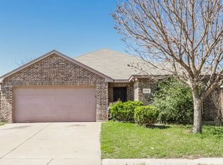 7616 Rainbow Creek Dr, Fort Worth, TX 76123