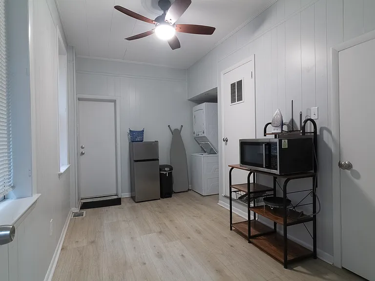1217 N King St — Photo 12