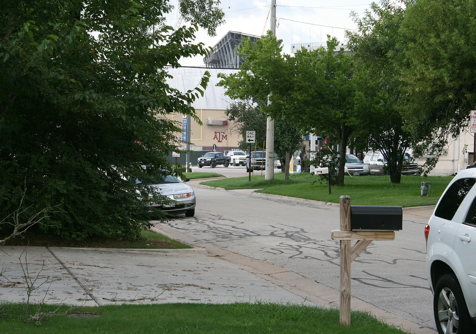 Walk to Campus! 2 Bedroom / 2 Bath Southgate Home — Photo 2