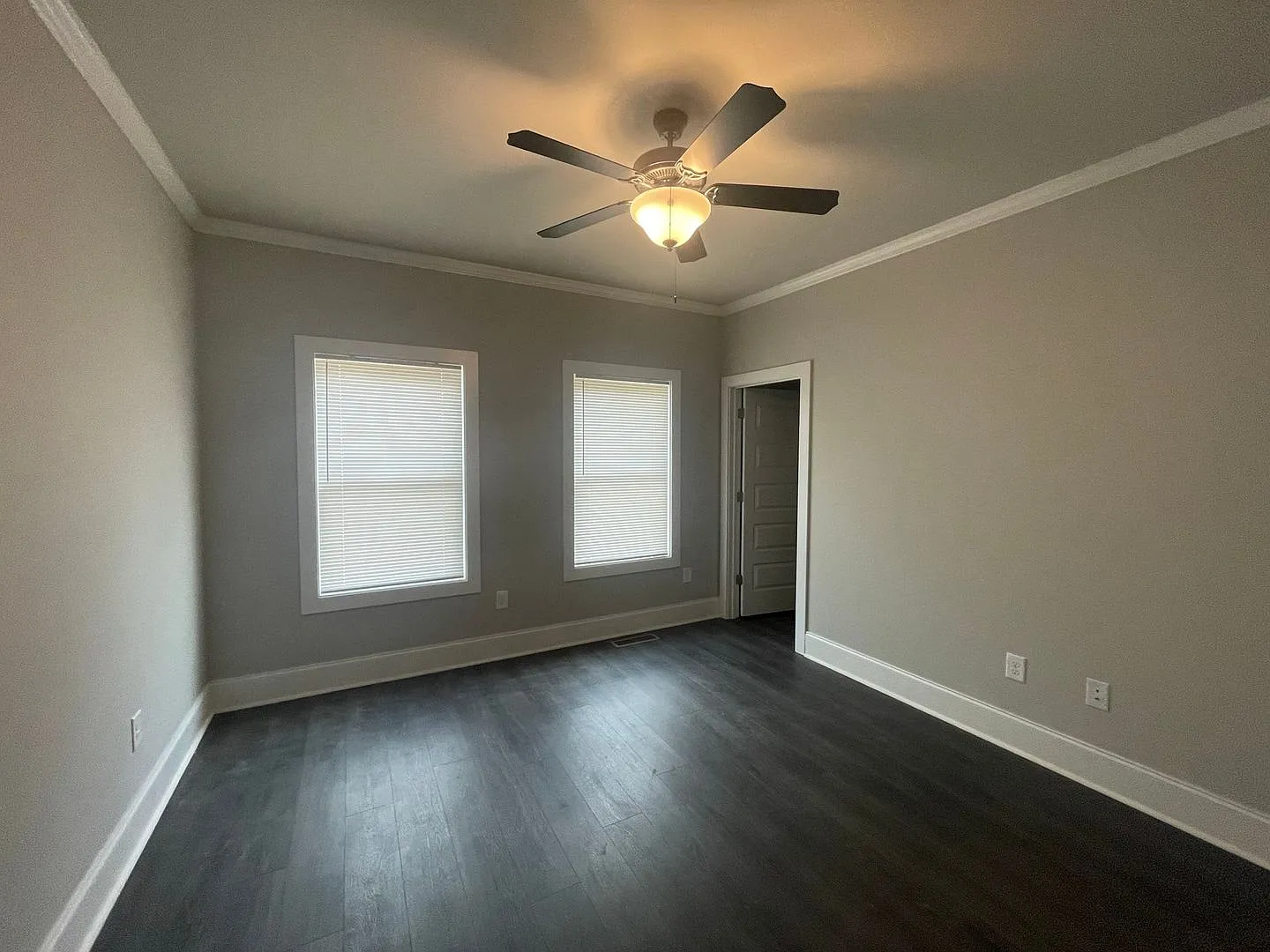 Five Bedroom Five Bath near UGA! — Photo 3
