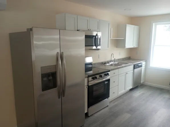 10 Boulder Dr #A, Milford, ME 04461