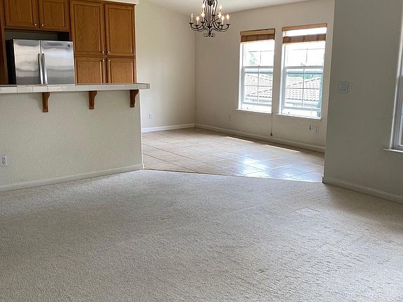 4th image of 378 Marble Arch Ave
