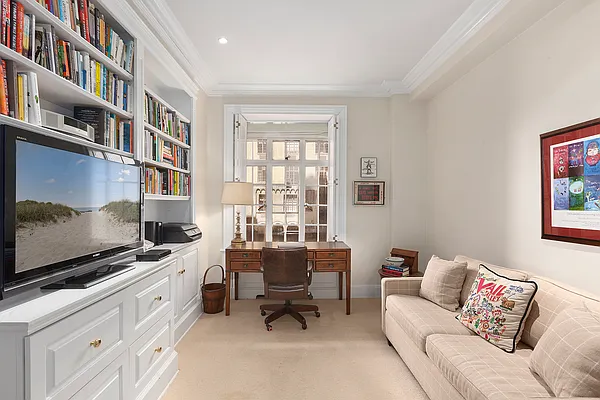 Sold by The SIMPLE Real Estate Co | media 7