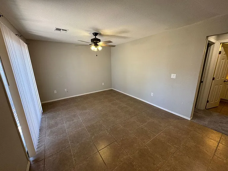 286 W Palomino Dr #101 — Photo 9
