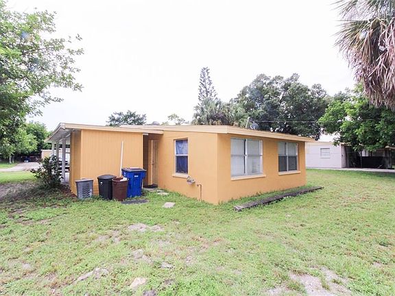 3rd image of 924 Hyacinth St
