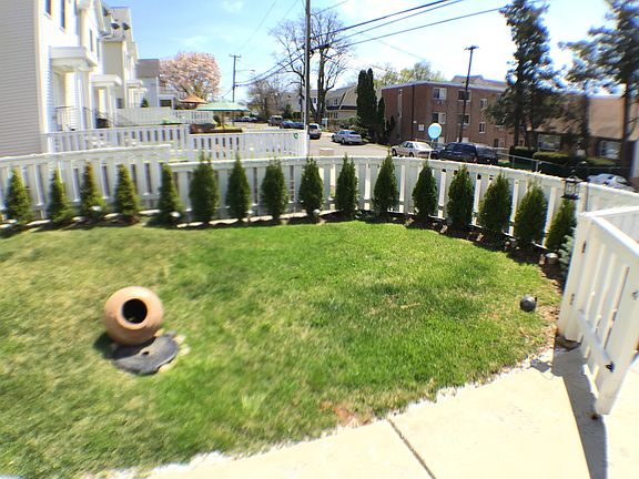 Yard Fenced and landscaped