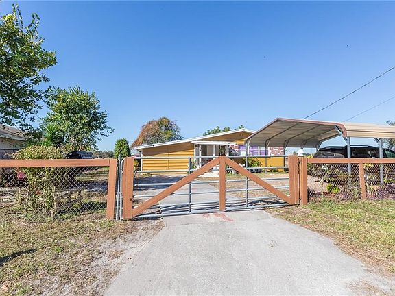 4th image of 222 Dennis Ave
