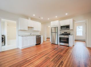 529 Wood St APT 2, Bristol, RI 02809