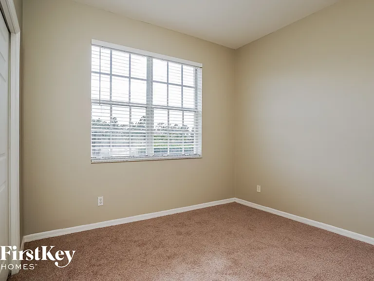 3002 45th St SW — Photo 10