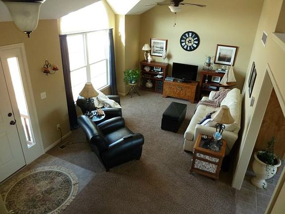 4th image of 8915 N Essex Dr