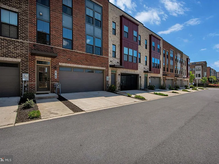 4748 Towne Park Rd — Photo 3