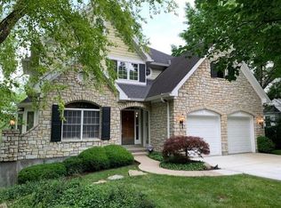 702 Springhill Ln, Cincinnati, OH 45226