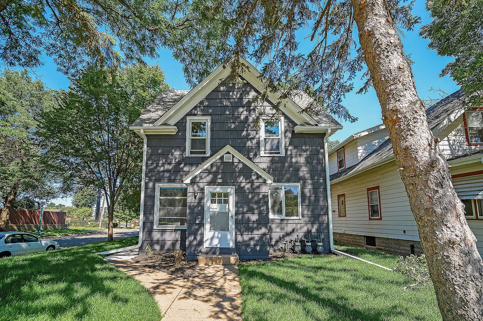 1541 Carroll Ave — Photo 2