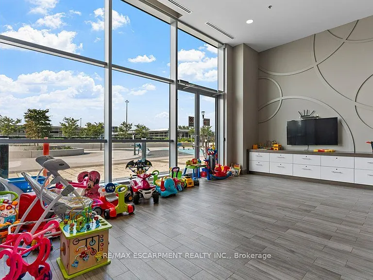 2087 Fairview St #1304 — Photo 40