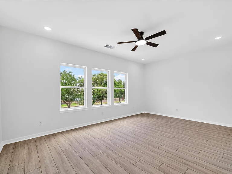 8628 Scott St — Photo 29