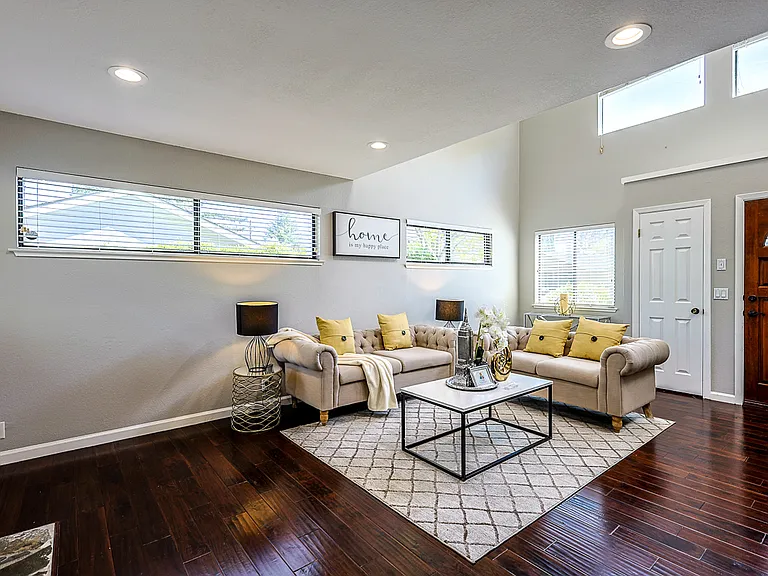 1207 Smith Ave — Photo 3