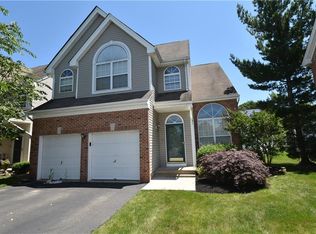 11 Pin Oak Dr, North Brunswick, NJ 08902