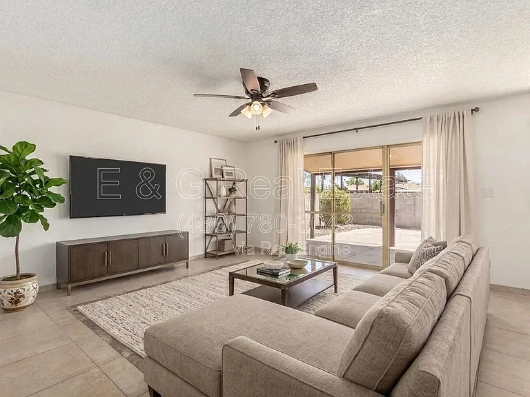 4013 S Hazelton Ln — Photo 4