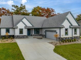 11300 Killarney Dr, Stanwood, MI 49346